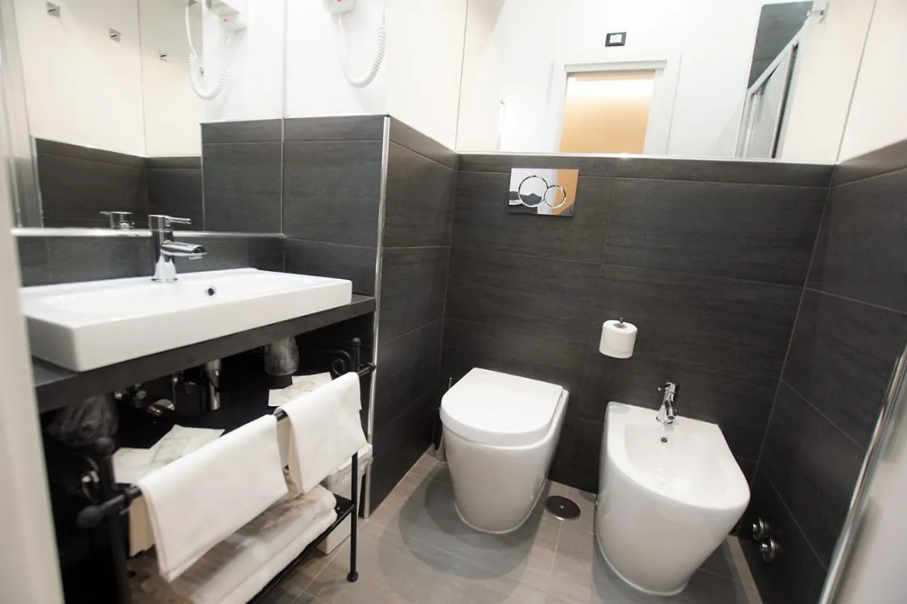 Hotel Giglio Dell'Opera Rome 3*,