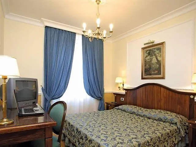 רומא Hotel Giglio Dell'Opera 3*,